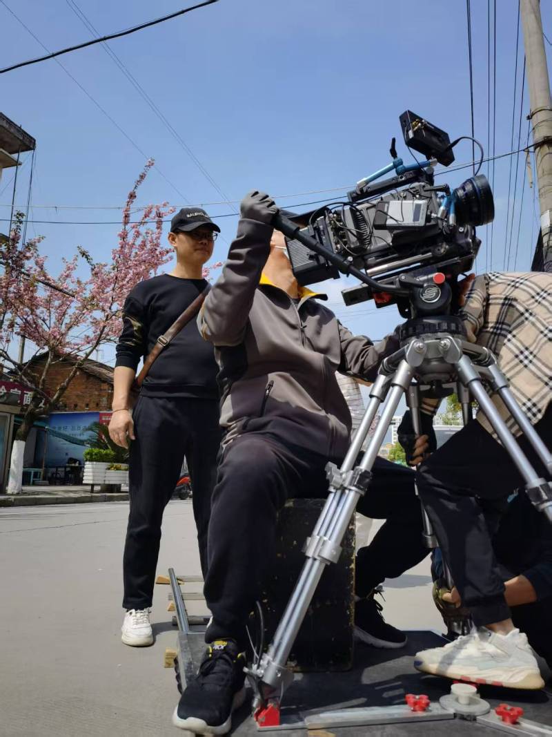 芙蓉区广告片拍摄：快消品牌爆款之选，网感内容适配社媒传播！