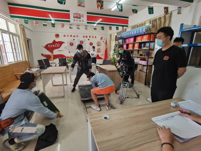 追星女孩心理学分析报告：芙蓉区广告片拍摄公司揭秘饭圈应援式传播逻辑